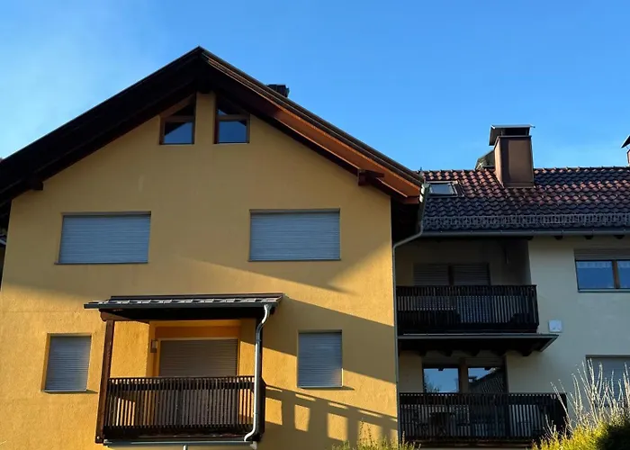 Mountain Flat Luna -Near The Train Station Of Dobbiaco-